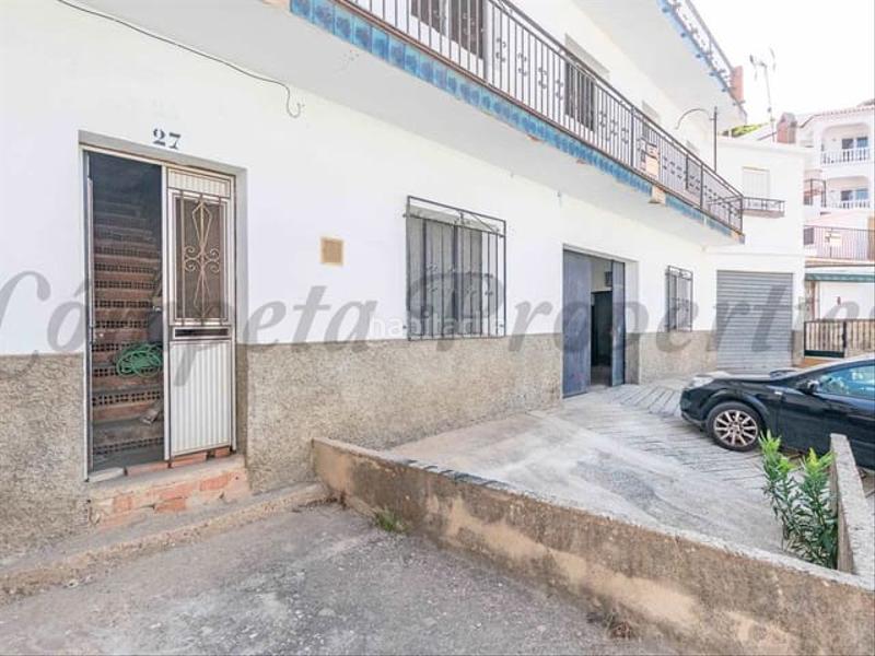 Foto 19d8b916-df7d-4f9a-847c-f0583b5e671e. Casa adosada en Cómpeta