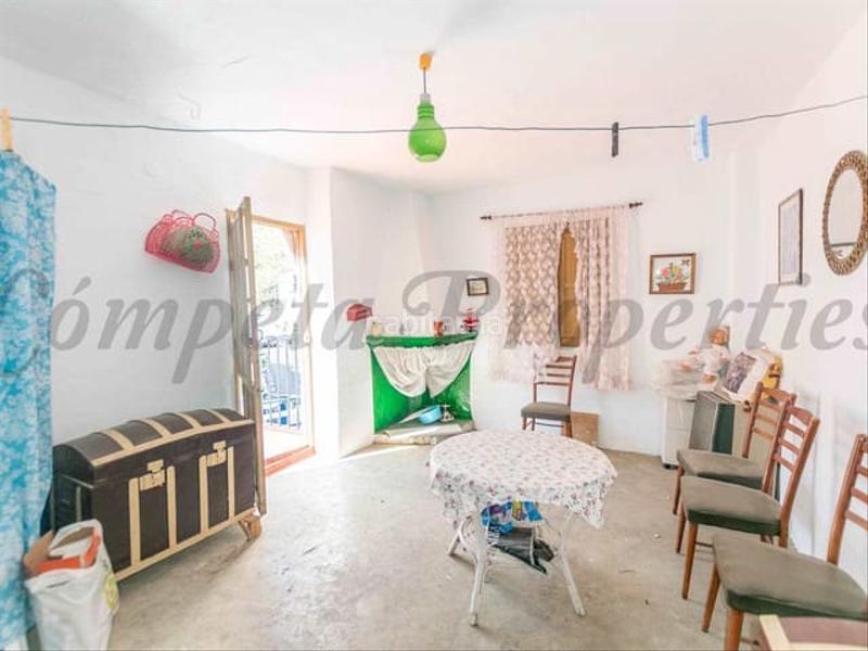 Foto 2ffbf80e-9465-477e-9cf9-4a83fd8e14ec. Casa adossada amb calefacció a Cómpeta