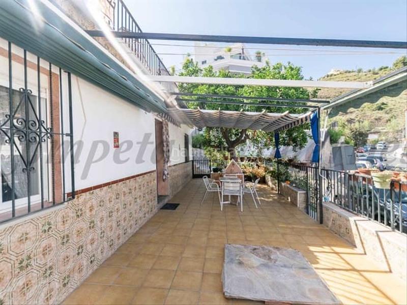 Foto 9dff11bf-e32e-4467-ba2c-749871e11458. Casa adossada amb calefacció a Cómpeta