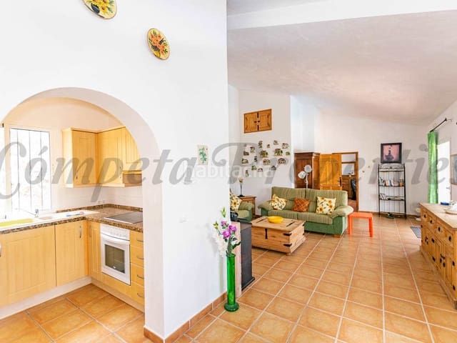 Foto 4a6c1218-3d9e-429b-933f-316b6ace39ba. Haus mit heizung in Torrox pueblo Torrox