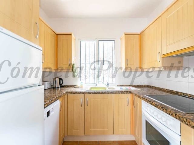 Foto 61a8bcff-2639-40bc-8fb3-287b61d48389. Haus mit heizung in Torrox pueblo Torrox