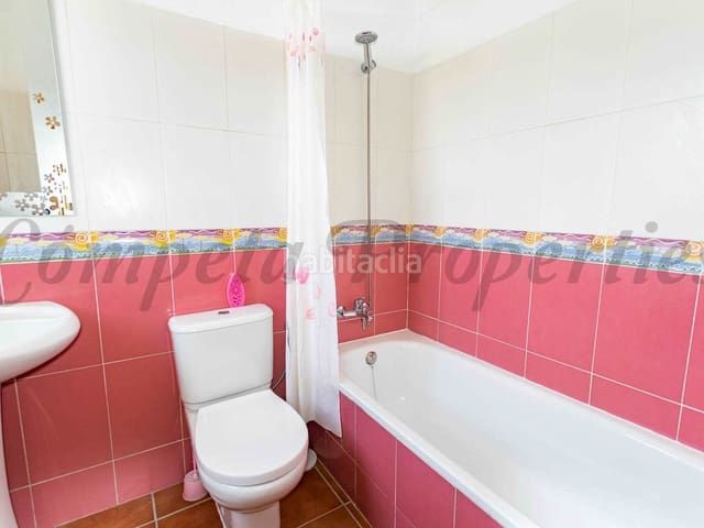 Foto 8764d14f-cf4e-42be-98da-33f0049c5320. Haus mit heizung in Torrox pueblo Torrox