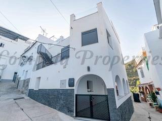 Casa adossada a Cómpeta