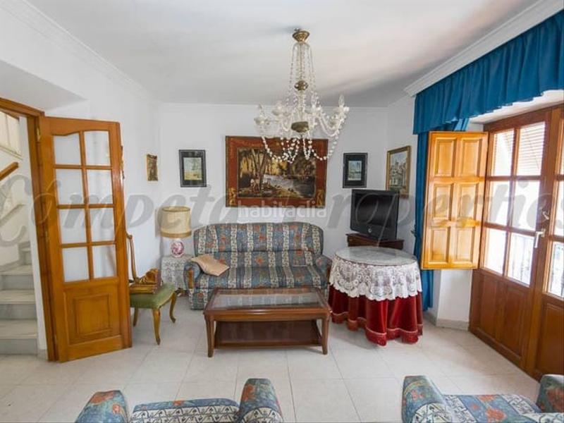 Foto 57dd6f7e-058b-47ff-9635-bddf4d7fe333. Casa adosada en Torrox pueblo Torrox