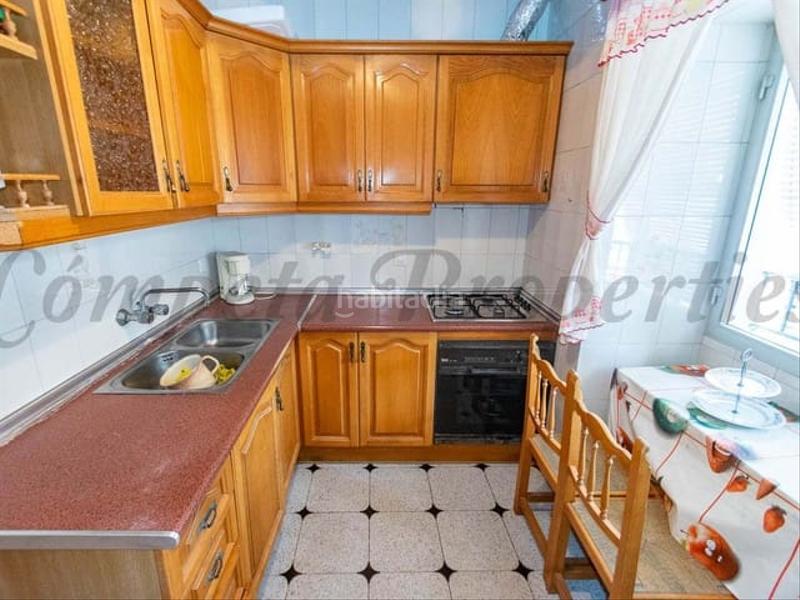Foto c2de435e-a3ec-429d-8098-c2a2c55aa0ad. Casa adossada amb calefacció a Torrox pueblo Torrox