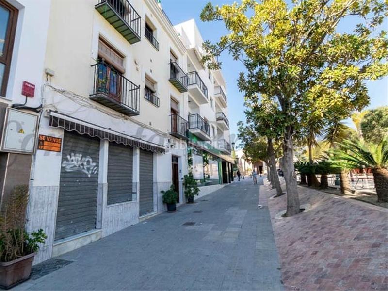 Foto a07470bb-4e92-4ee2-a3b8-54c34f50a4cc. Casa adossada amb calefacció a nueva Nerja Nerja