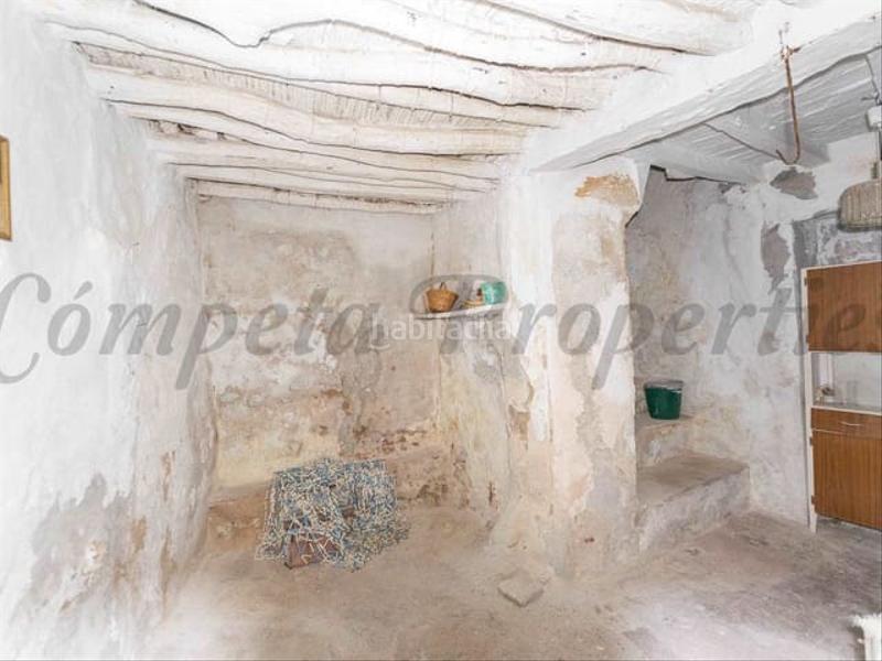 Foto 78f1bfdf-fee4-4a18-a92a-2eb82fcbdbc1. Casa adossada amb calefacció a Cómpeta