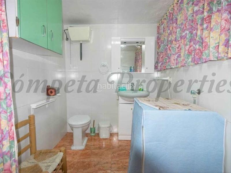 Foto 9332fa01-a4ef-47a0-ade9-c09775731f96. Casa adossada amb calefacció a Cómpeta