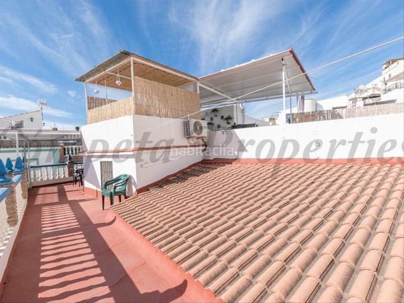 Foto b7ff392a-56a7-41c7-836d-19715067b8ff. Casa adosada en Cómpeta