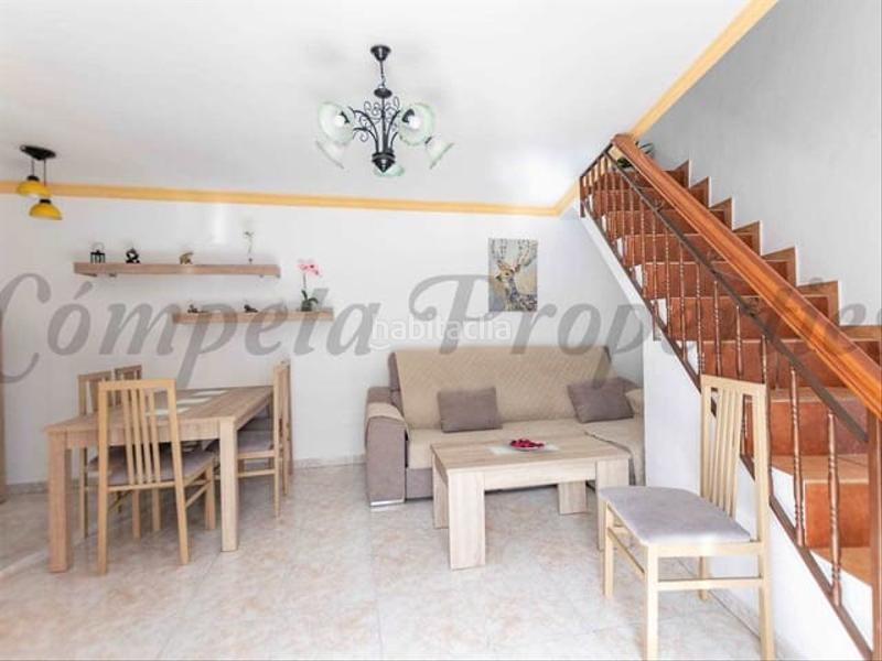 Foto f8de6786-c87e-457b-8c48-648c279edc2a. Casa adosada en Cómpeta
