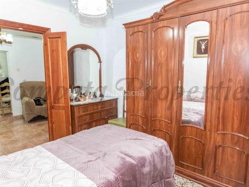 Foto 021e8ccd-7bb3-4717-a487-fc511be1c7f3. Casa adosada en Torrox pueblo Torrox