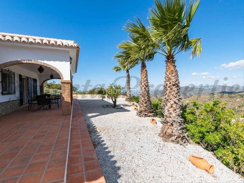 Foto f7cd4f78-3c99-42e7-ae5a-5c77133859a4. Casa en Cómpeta