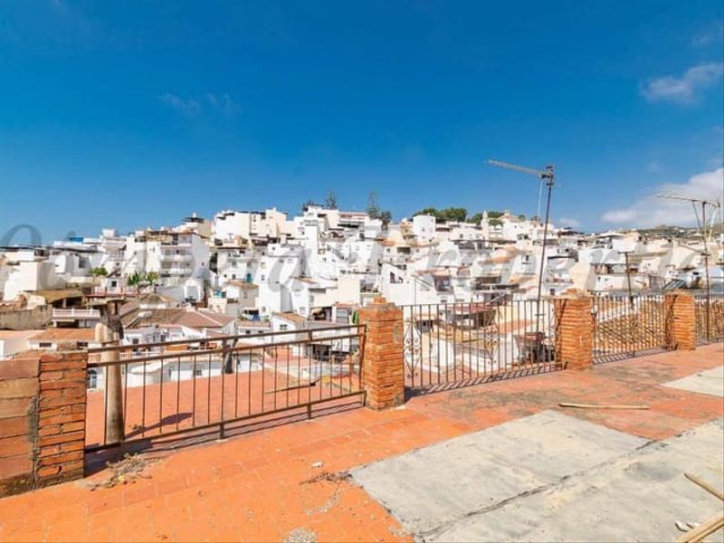 Foto a3cf86cf-b252-4f30-a11a-a3d106e13e38. Casa adosada en Algarrobo pueblo Algarrobo