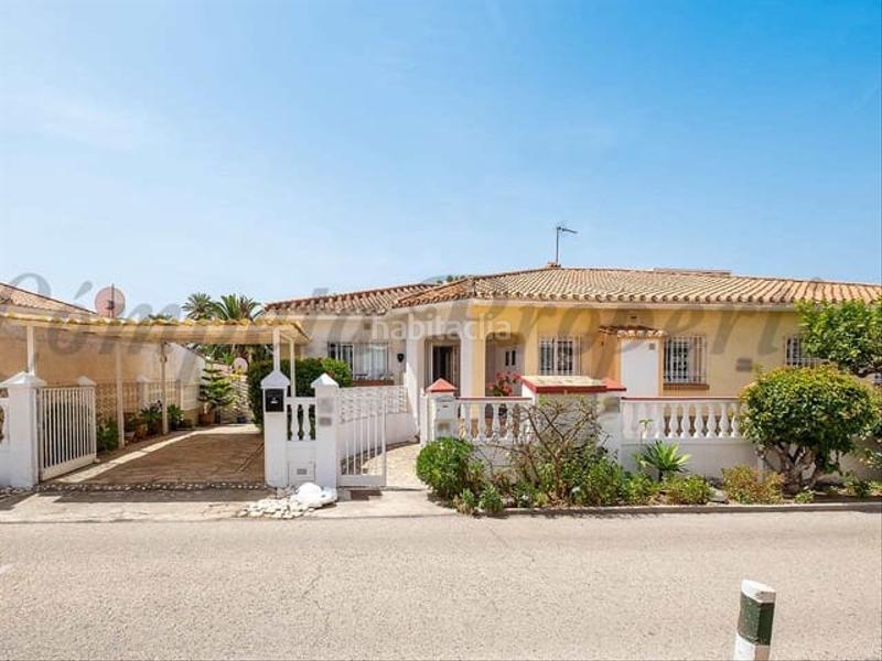 Foto fa449be7-cd02-4a0d-8242-1b8d35cddab4. Casa adossada amb calefacció a Torrox pueblo Torrox