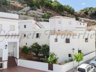 Casa adossada a Salares