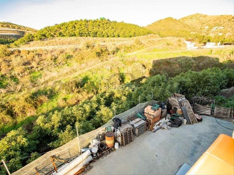 Foto 12f9a4a2-f8fa-4696-b2a0-72b937fc1404. Terreny residencial a Torrox pueblo Torrox