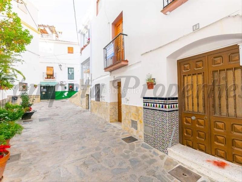 Foto 6fdef877-4a57-45df-a71b-f2afb898f105. Casa adosada en Árchez