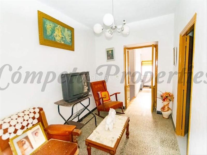 Foto e0e6ff6a-013e-4984-9609-1a6f6c47bec4. Casa adosada en Árchez