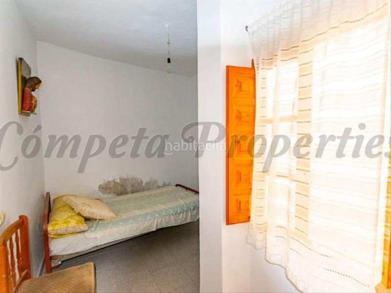 Foto a0b83b06-02da-48da-8bec-0ea5d2cf699c. Casa adossada amb calefacció a Árchez