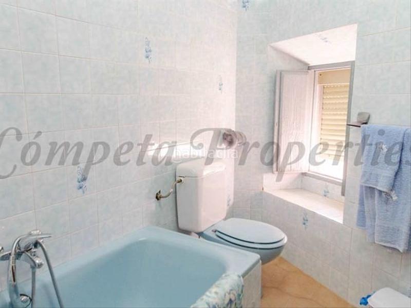 Foto c7ad0d8b-f9cd-4292-8076-4b64d18dde0c. Casa adosada en Cómpeta