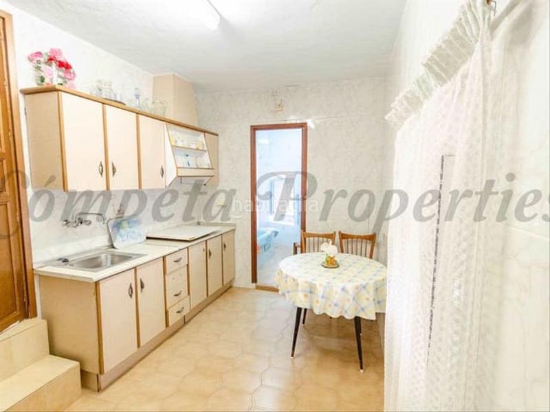 Foto d17236b6-2401-4352-a843-b3e47ebfb21e. Casa adosada en Cómpeta