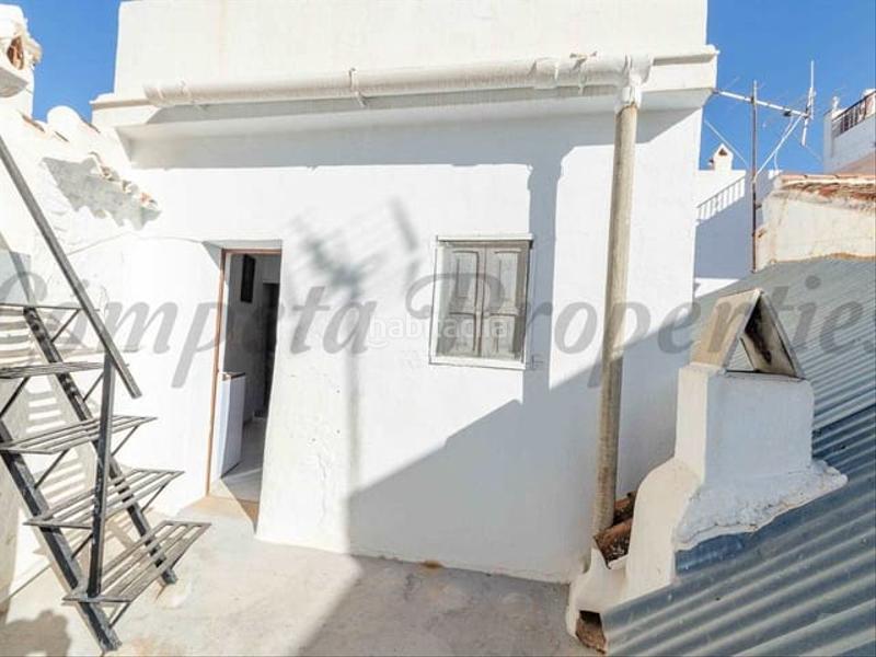 Foto 5e7bc5c3-8e93-4230-bee0-47e62a9813be. Casa adossada amb calefacció a Cómpeta