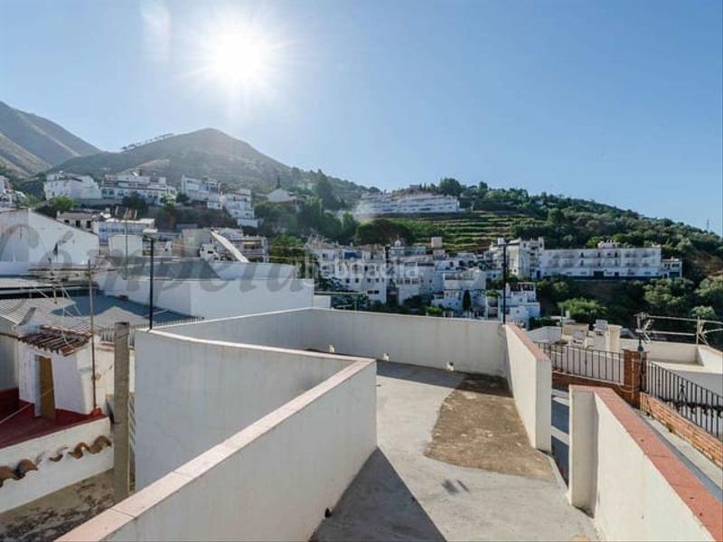 Foto 834d125a-d04e-4ea3-a14c-ff7e3eae518d. Casa adossada amb calefacció a Cómpeta