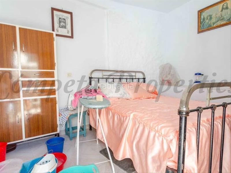 Foto 839a947d-0984-4f32-8d5f-1cf8a1eb8731. Casa adossada amb calefacció a Cómpeta