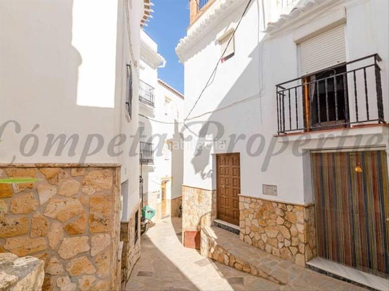 Foto b1a53119-3c2b-4e97-85e4-a3411ffa4a89. Casa adossada amb calefacció a Cómpeta