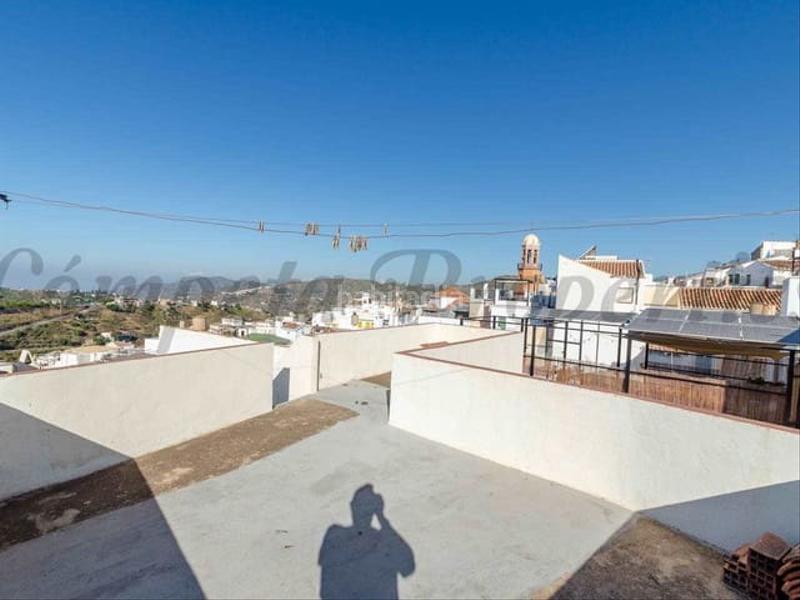 Foto d5805989-f44c-4455-9ff0-a94f76274bdf. Casa adossada amb calefacció a Cómpeta