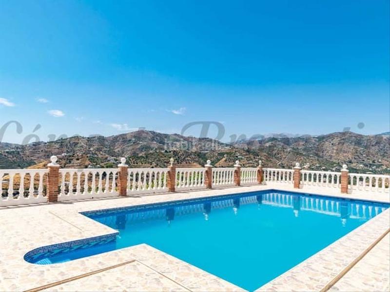 Foto aadf57ed-0888-4ca5-8af1-23f23a2de2ad. Terreny residencial a Torrox pueblo Torrox