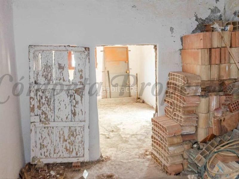 Foto 0d6b55a8-b592-4a15-9cb2-613c7c02fcc8. Casa adossada amb calefacció a Salares