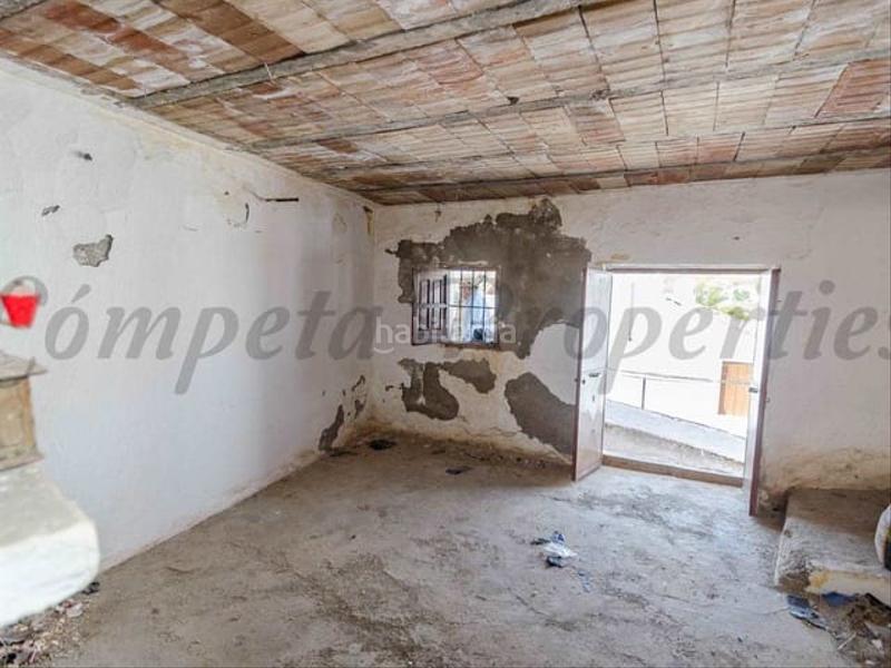 Foto b39af5f2-65b0-4590-bfed-43f41eee9740. Casa adossada amb calefacció a Salares