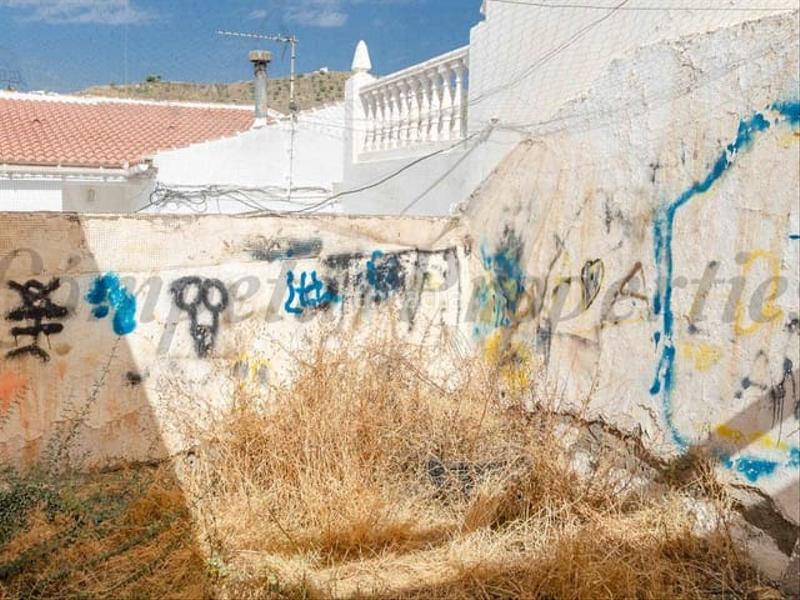 Foto f76c0917-db84-474e-bbab-d75c4dacca94. Casa adossada amb calefacció a Salares