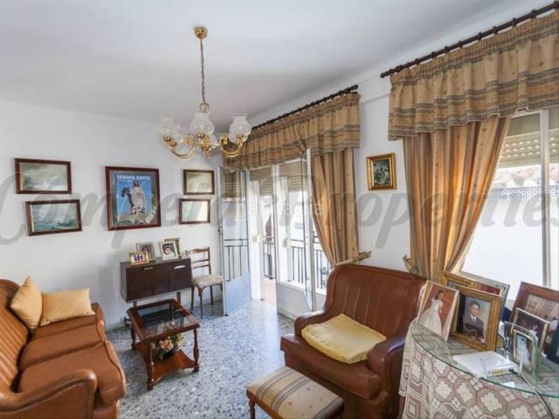 Foto 360626cf-0bf6-4dd3-a2cd-457a059b7e46. Semi detached house with heating in Torrox pueblo Torrox