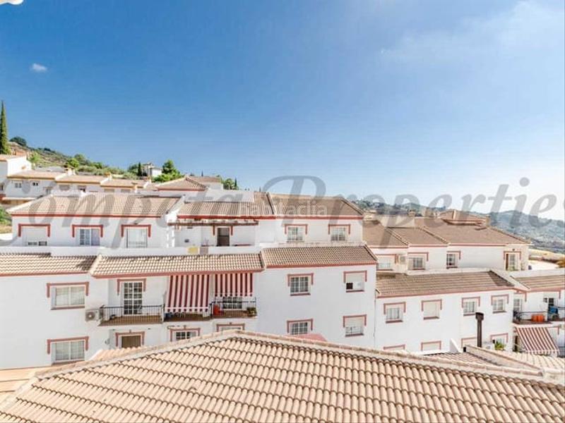 Foto 92e7691a-ff29-4cb9-a2a3-4c9d48224e6d. Casa adossada amb calefacció a Cómpeta