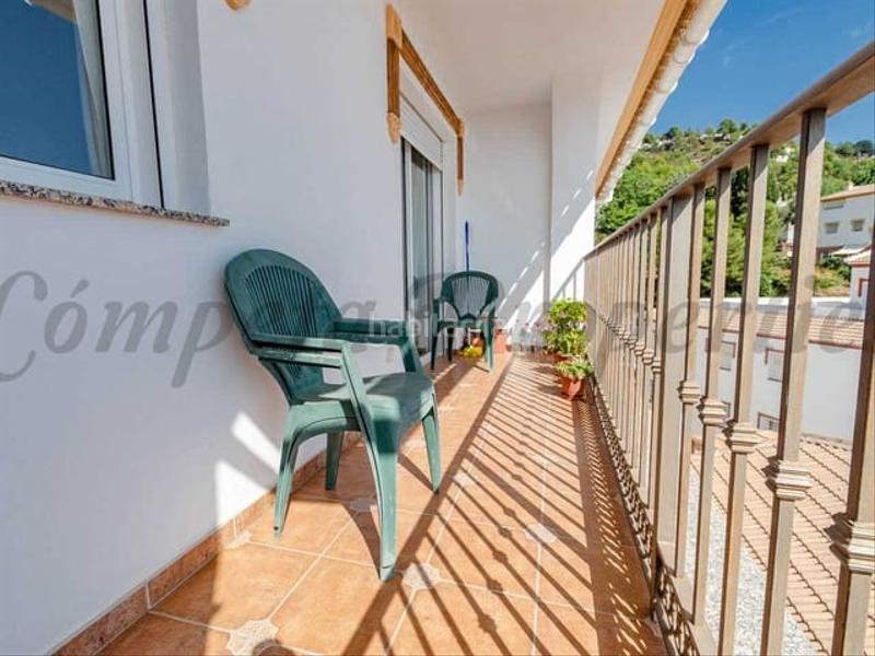 Foto c21c953d-e842-4aa8-b3bc-7461cad4b843. Casa adossada amb calefacció a Cómpeta