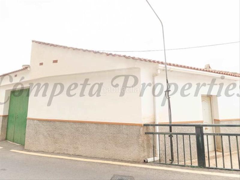 Foto be7e57ba-3a4e-4138-b478-781fdab58e21. Semi detached house with heating in Árchez