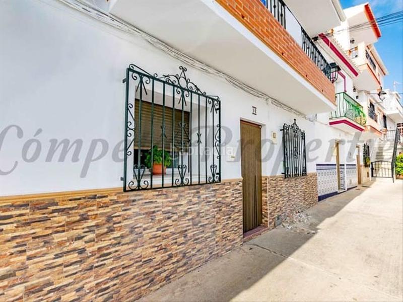 Foto 573029da-2aa6-4e58-b0f6-b8a43bc1fbbe. Semi detached house with heating in Sayalonga