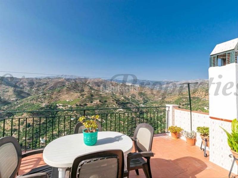 Foto f728e026-3ae9-43ca-b861-8b24ed8f43c1. Semi detached house with heating in Sayalonga