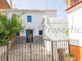 Casa adossada a Sayalonga