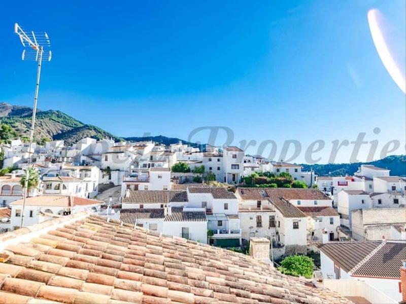 Foto 7476a95c-874c-461e-888e-3e12006f1521. Semi detached house with heating in Sedella