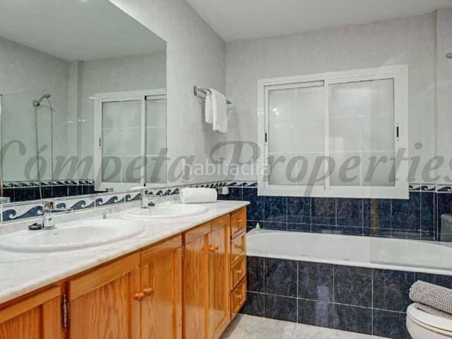 Foto 694868a4-f97c-4f06-bb18-bef0bc4200bf. Casa adosada en nueva Nerja Nerja