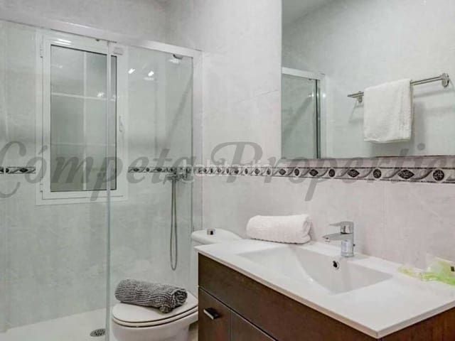 Foto 889a05e5-8f75-4df2-b817-c3ba9a96b9f0. Casa adosada en nueva Nerja Nerja