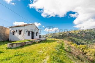 Masia  Camino de la cruz. Encantadora casa de campo de 40m² con amplio terreno y aguacates