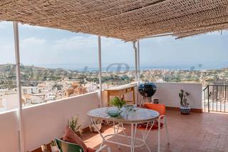 Maison jumelée à Torrox Pueblo. Impresionante casa de pueblo con vistas al mar