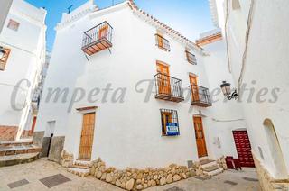 Casa a Cómpeta. Casa reformada en el centro de cómpeta