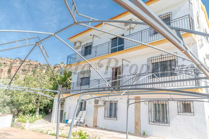Foto a3e2a866-accb-49a7-88f7-ac3697015126. Masia amb aparcament a Comares