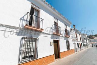 Reihenhaus en Torrox Pueblo. Bonita y amplia casa de pueblo en torrox