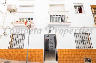 Reihenhaus en Torrox Pueblo. Casa de pueblo a reformar en el centro de torrox